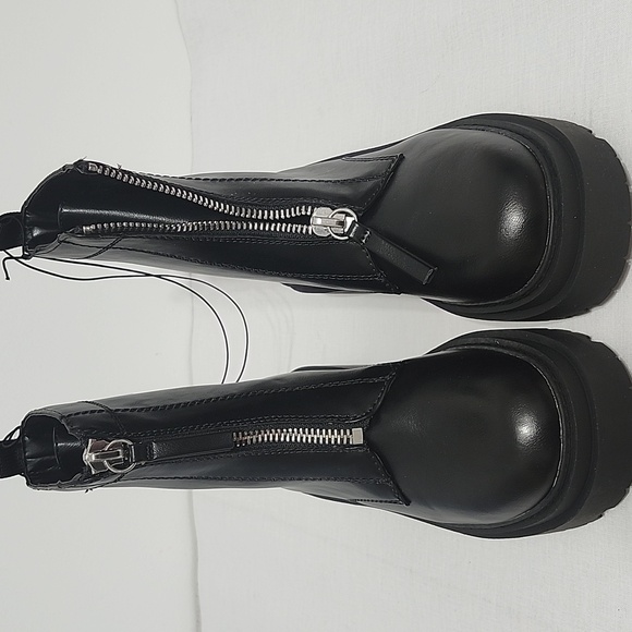 Arizona Jean Company Black Ankle Booties with Chunky Sole - Picture 2 of 8